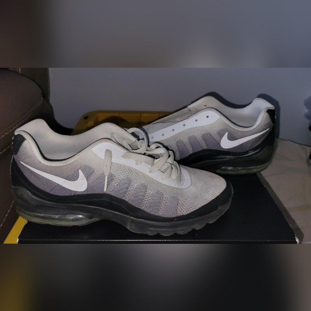 Nike gym shoes